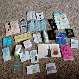 Primers and moisturizers over 25 pieces